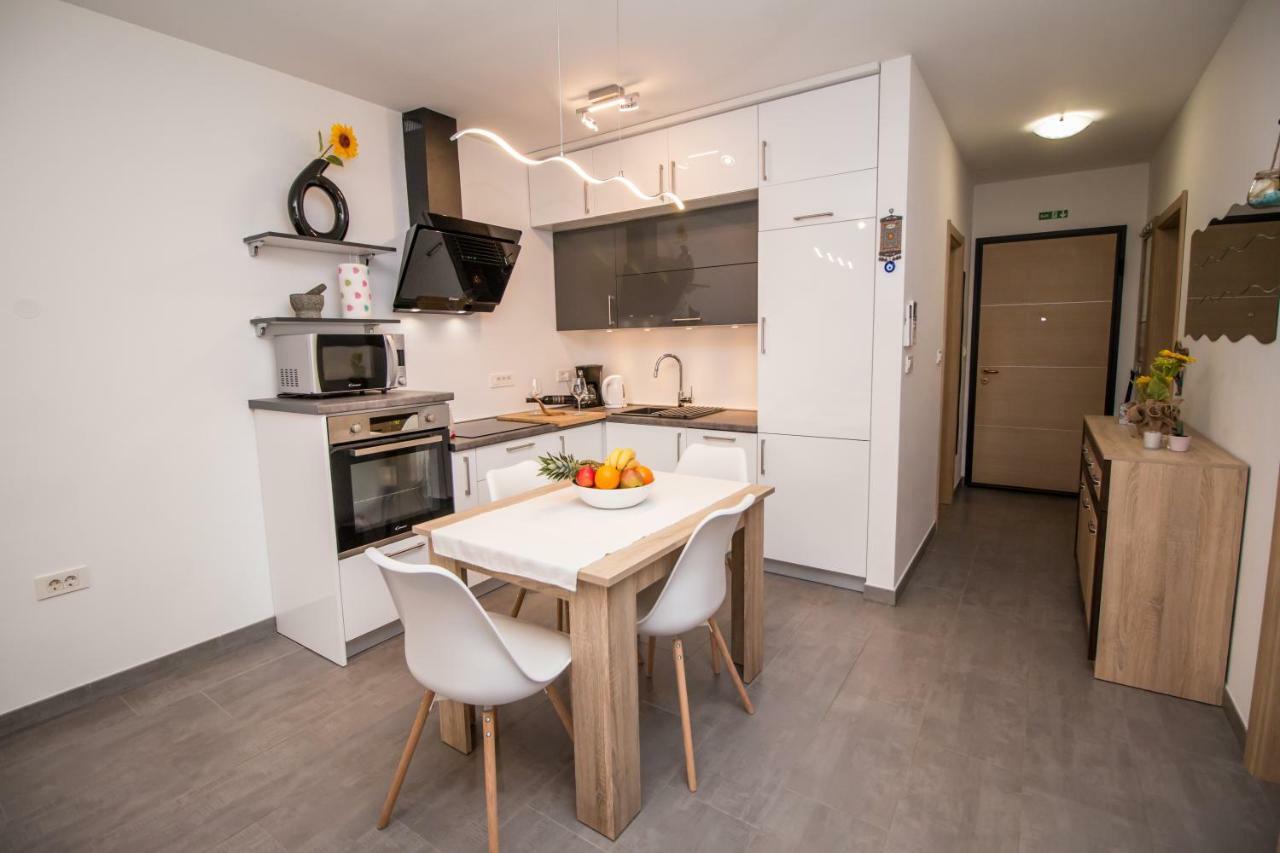 Sunny Point Apartment Rovinj Bagian luar foto